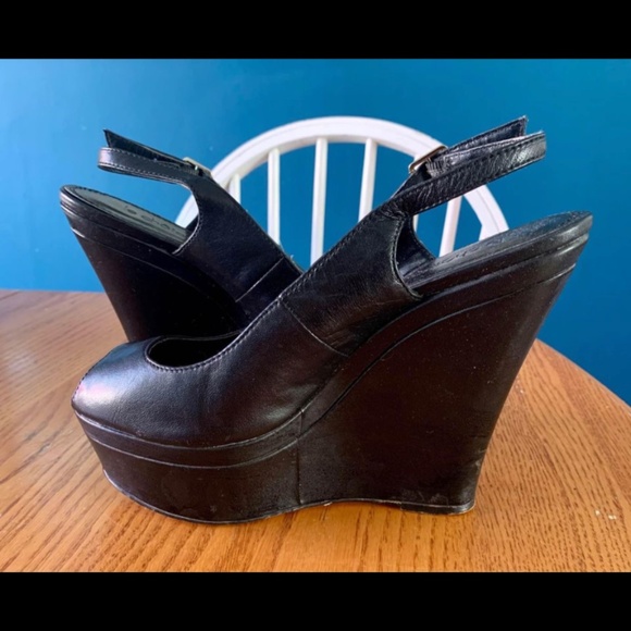 Le Chateau - Black Slingback Wedges - Sz. 9 - Picture 3 of 5